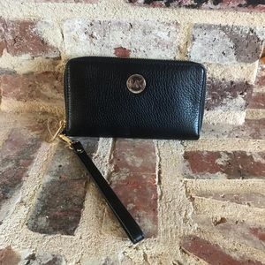 Michael Kors Zipper Wallet/Wristlet